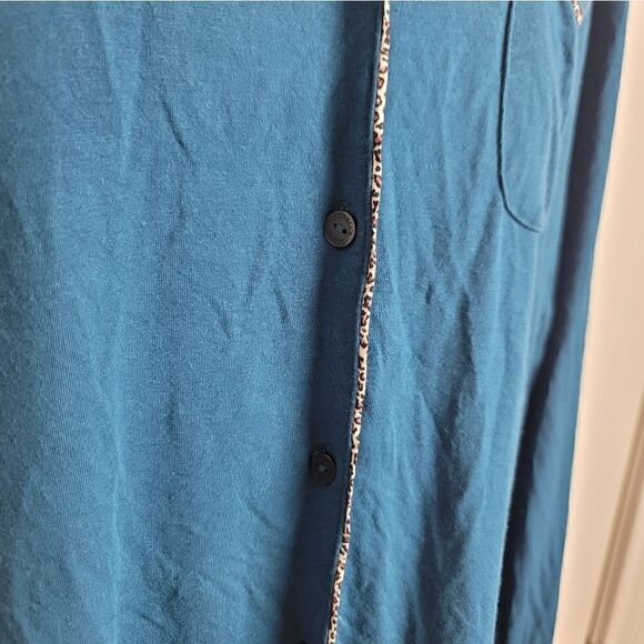 VICTORIA'S SECRET Button Down Sleep Top - Picture 2 of 10